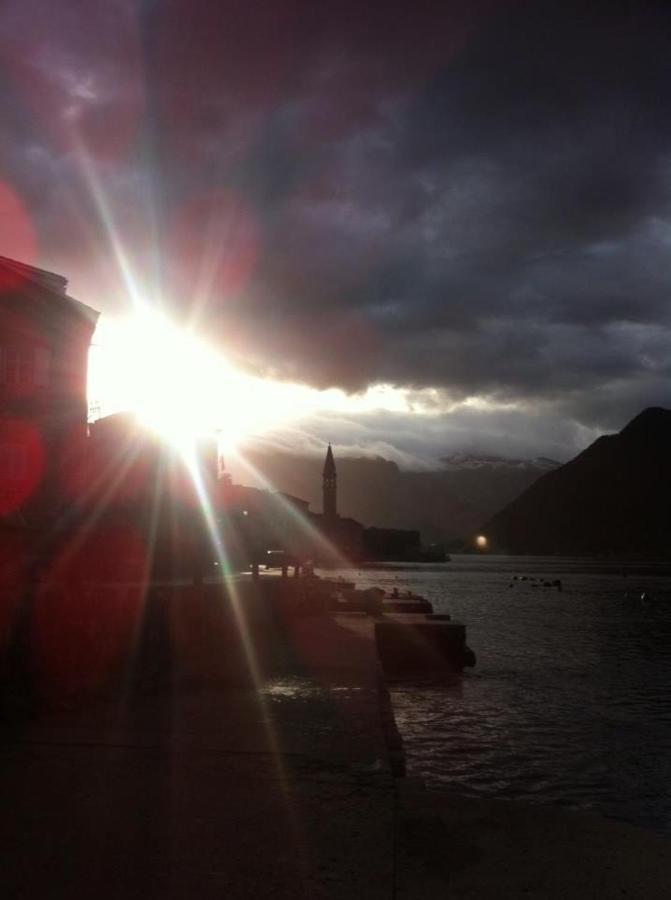 Kazerma Apartment Perast Buitenkant foto